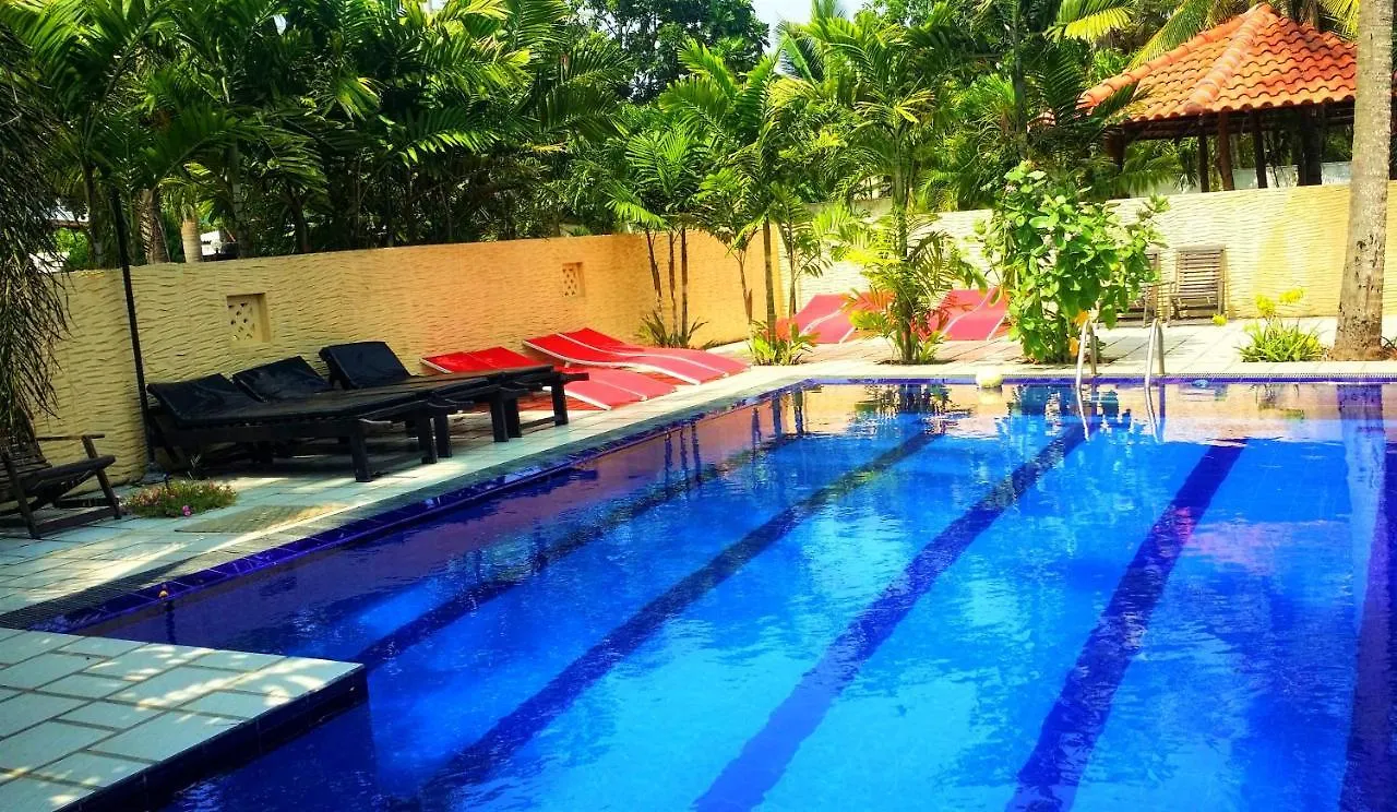 Maple Leaf Hotel Negombo