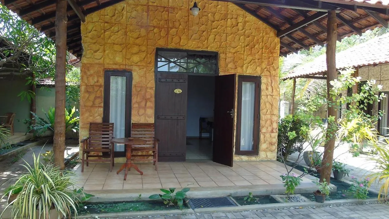 Maple Leaf Hotel Negombo