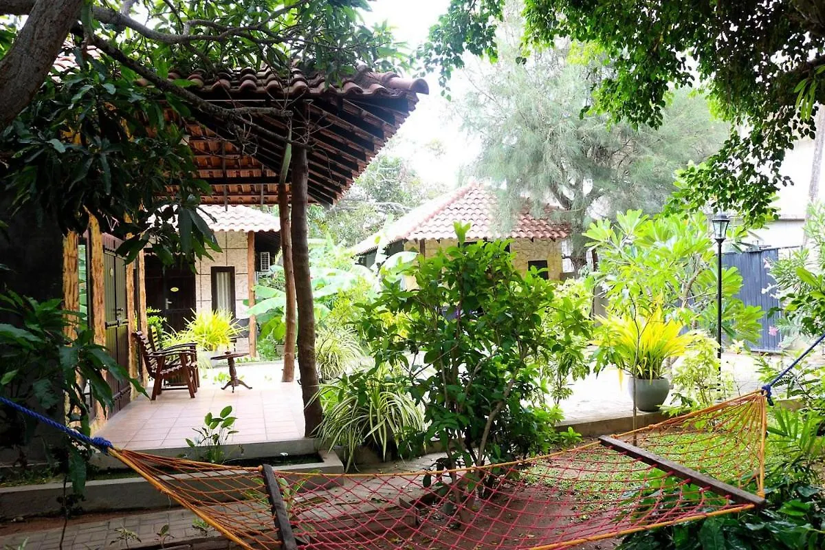 Maple Leaf Hotel Negombo